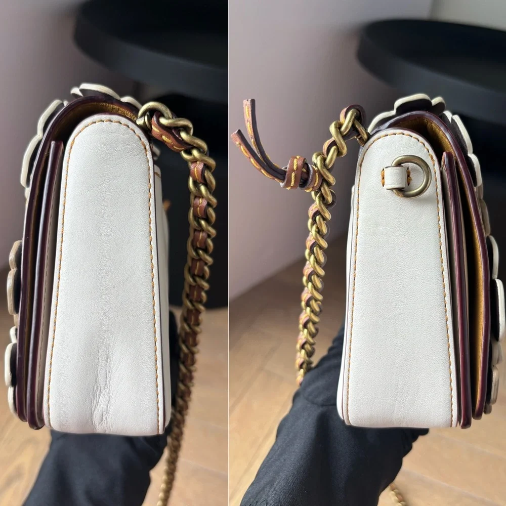 COACH Dinky With Tea Rose White